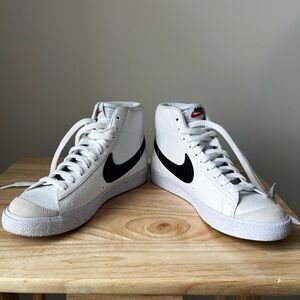 Nike High-Top Sneakers Men Size 7 (Youth 7)